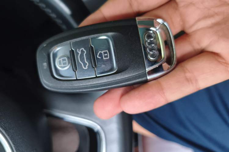 Used Audi Q5 2017 Plus 40 TFSI Ambition Model Vehicle Key