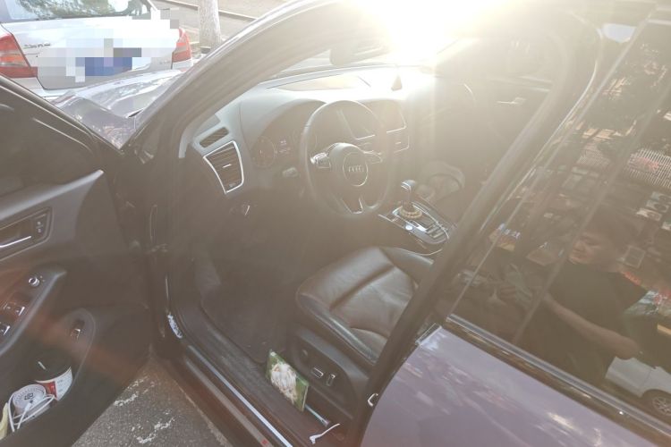 Used Audi Q5 2017 Plus 40 TFSI Ambition Model Driver Seat
