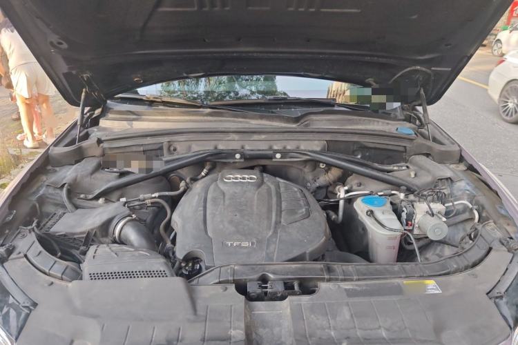 Used Audi Q5 2017 Plus 40 TFSI Ambition Model Engine Bay