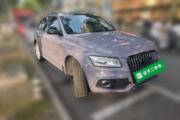 Used Audi Q5 2017 Plus 40 TFSI Ambition Model Front Right 45 Deg