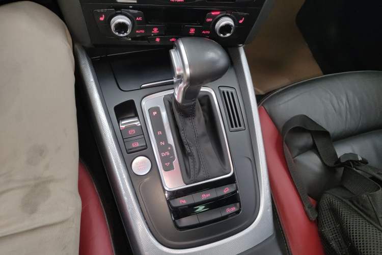 Used Audi Q5 2017 Plus 40 TFSI Technology Model Gear Lever