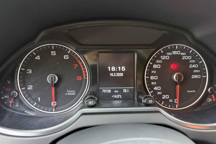 Used Audi Q5 2017 Plus 40 TFSI Technology Model Odometer Close Up