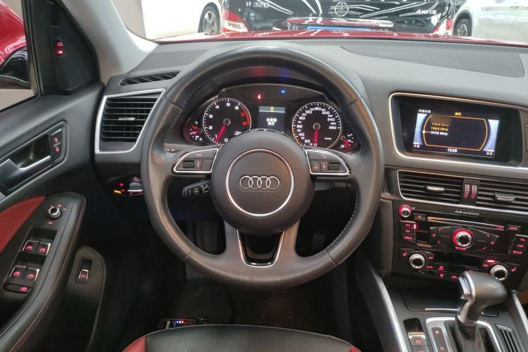 Used Audi Q5 2017 Plus 40 TFSI Technology Model Steering Wheel