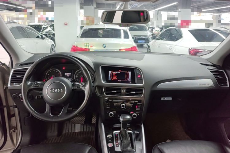Used Audi Q5 2017 40 TFSI Technology Edition Center Console