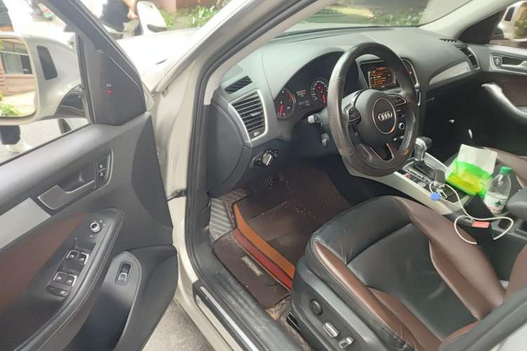 Used Audi Q5 2017 Plus 40 TFSI Technology Model Driver Seat