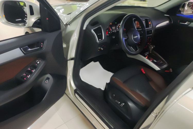 Used Audi Q5 2017 Plus 40 TFSI Technology Model Driver Seat