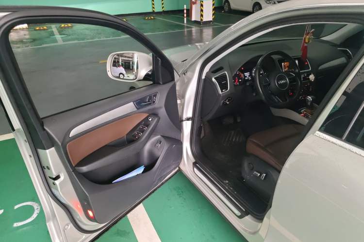 Used Audi Q5 2017 40 TFSI Ambition Edition Driver Seat