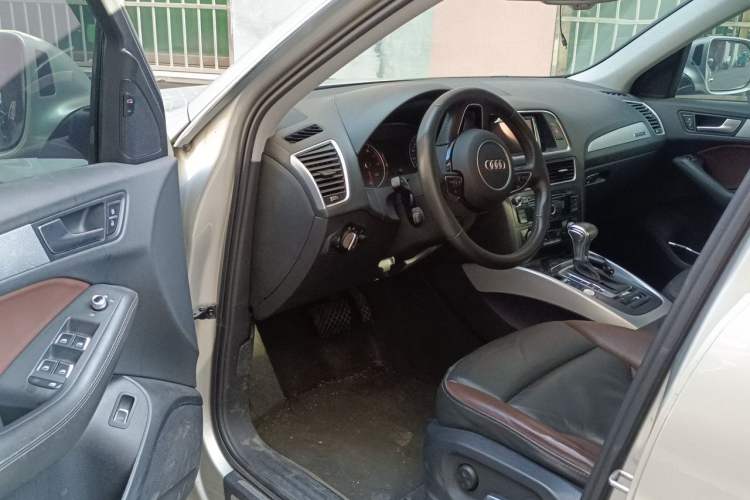 Used Audi Q5 2017 Plus 40 TFSI Technology Model Driver Seat