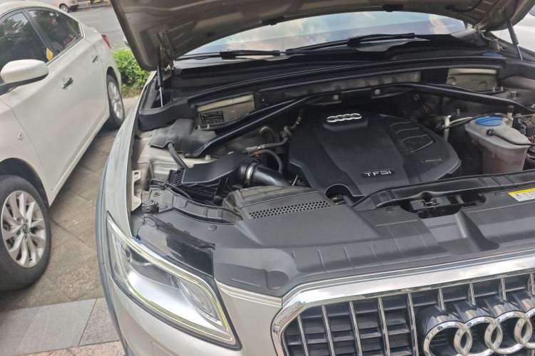 Used Audi Q5 2017 Plus 40 TFSI Technology Model Engine Bay Right