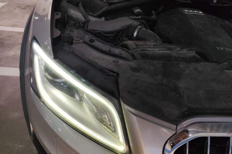 Used Audi Q5 2017 Plus 40 TFSI Technology Model Engine Bay Right