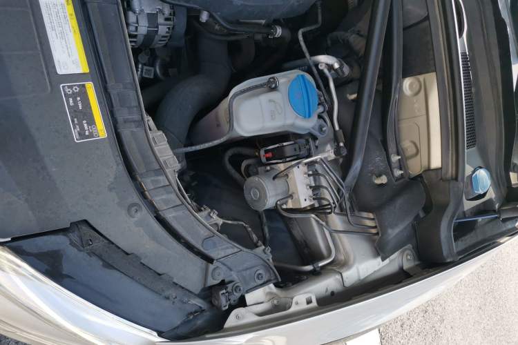 Used Audi Q5 2017 Plus 40 TFSI Technology Model Engine Bay Right