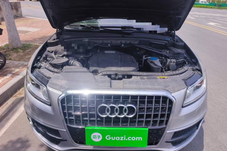 Used Audi Q5 2017 Plus 40 TFSI Ambition Model Engine Bay