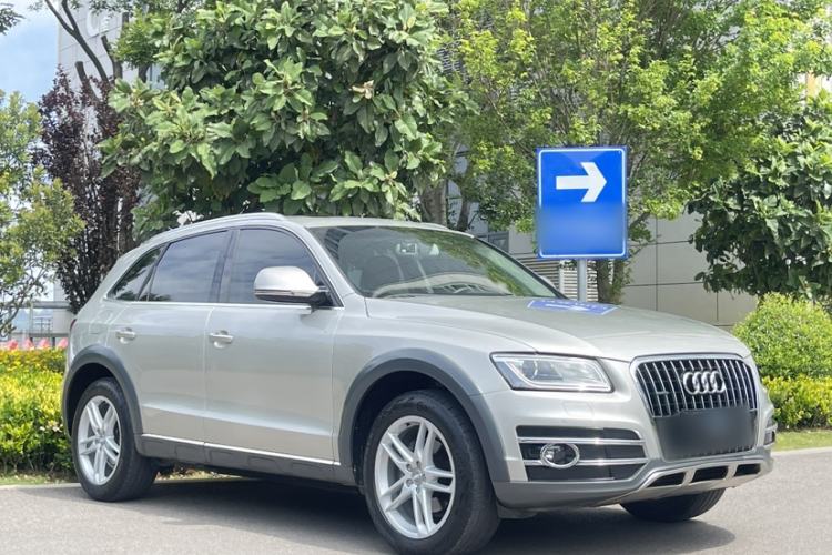 Used Audi Q5 2017 Plus 40 TFSI Technology Model Exterior 2