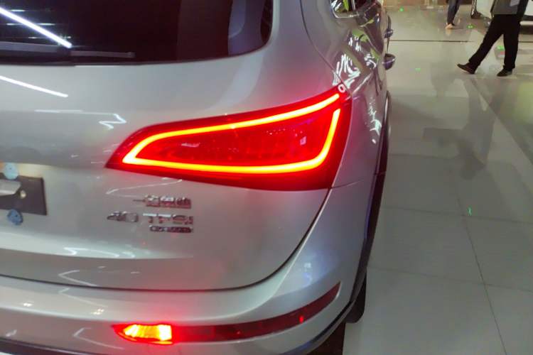 Used Audi Q5 2017 Plus 40 TFSI Technology Model Exterior 2