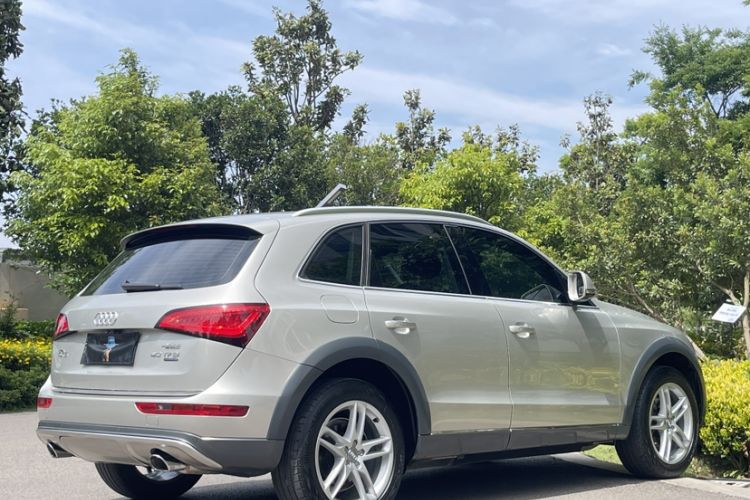 Used Audi Q5 2017 Plus 40 TFSI Technology Model Exterior 3