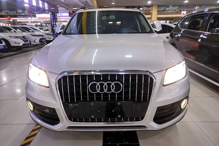 Used Audi Q5 2017 40 TFSI Ambition Edition Front