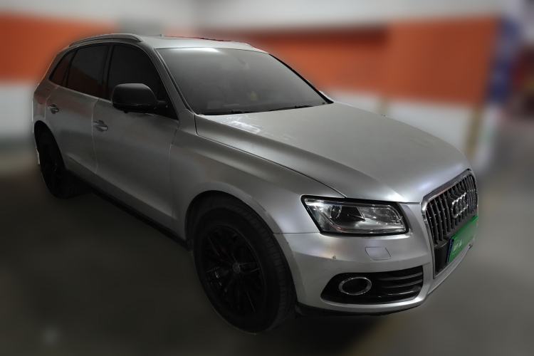 Used Audi Q5 2017 40 TFSI Ambition Edition Front Right 45 Deg