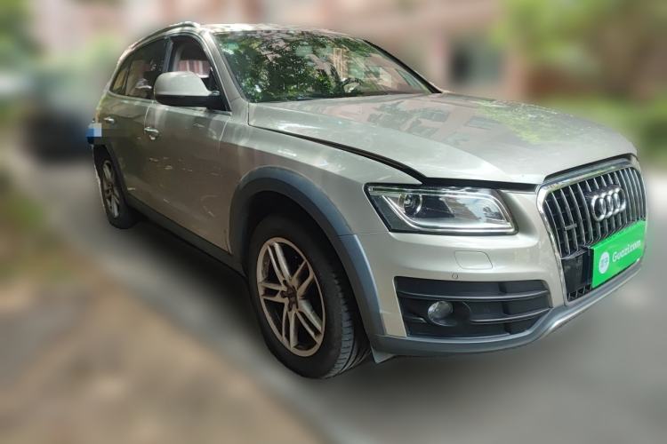 Used Audi Q5 2017 Plus 40 TFSI Technology Model Front Right 45 Deg