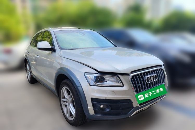 Used Audi Q5 2017 Plus 40 TFSI Technology Model Front Right 45 Deg