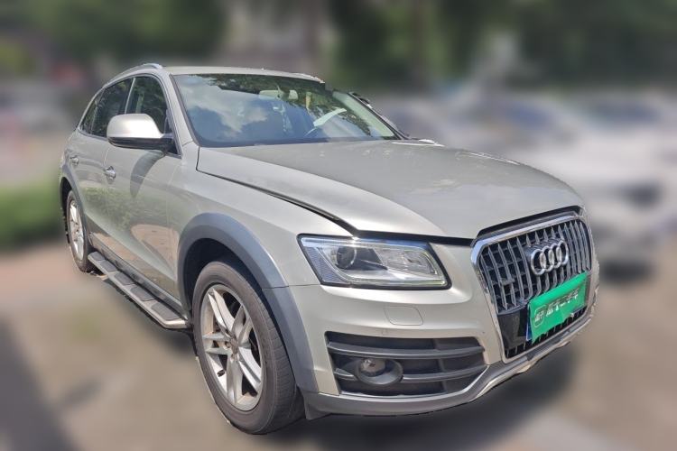 Used Audi Q5 2017 Plus 40 TFSI Technology Model Front Right 45 Deg
