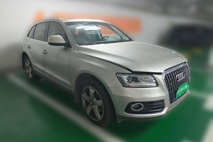 Used Audi Q5 2017 40 TFSI Ambition Edition Front Right 45 Deg