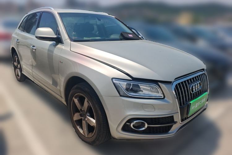 Used Audi Q5 2017 Plus 40 TFSI Technology Model Front Right 45 Deg