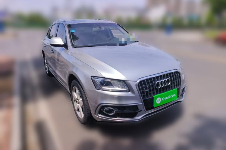 Used Audi Q5 2017 Plus 40 TFSI Ambition Model Front Right 45 Deg