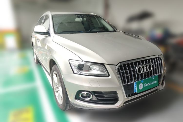 Used Audi Q5 2017 Plus 40 TFSI Technology Model Front Right 45 Deg