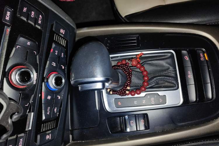 Used Audi Q5 2017 40 TFSI Ambition Edition Gear Lever