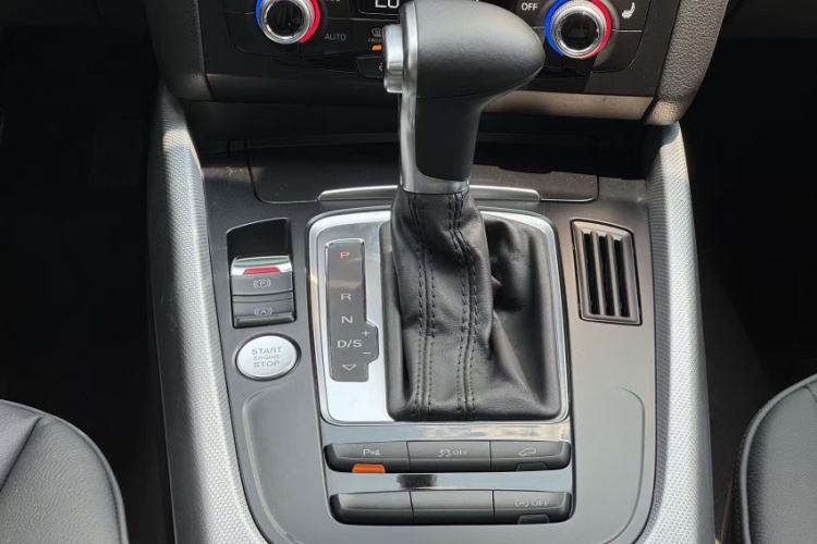 Used Audi Q5 2017 40 TFSI Technology Edition Gear Lever
