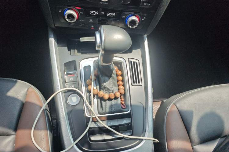 Used Audi Q5 2017 Plus 40 TFSI Technology Model Gear Lever