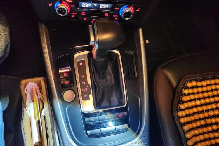 Used Audi Q5 2017 Plus 40 TFSI Technology Model Gear Lever