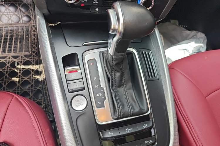 Used Audi Q5 2017 40 TFSI Technology Edition Gear Lever