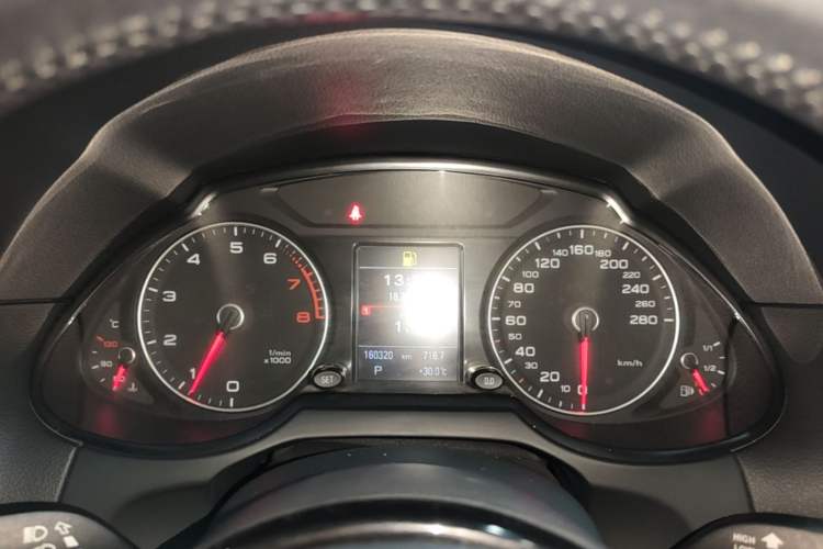 Used Audi Q5 2017 40 TFSI Technology Edition Instrument Cluster