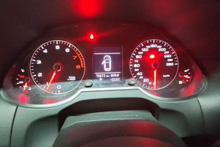 Used Audi Q5 2017 40 TFSI Ambition Edition Instrument Cluster