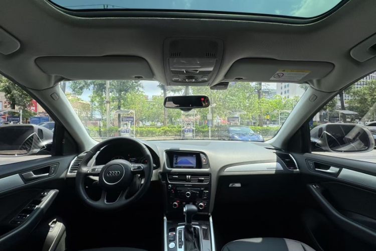 Used Audi Q5 2017 40 TFSI Technology Edition Interior 1