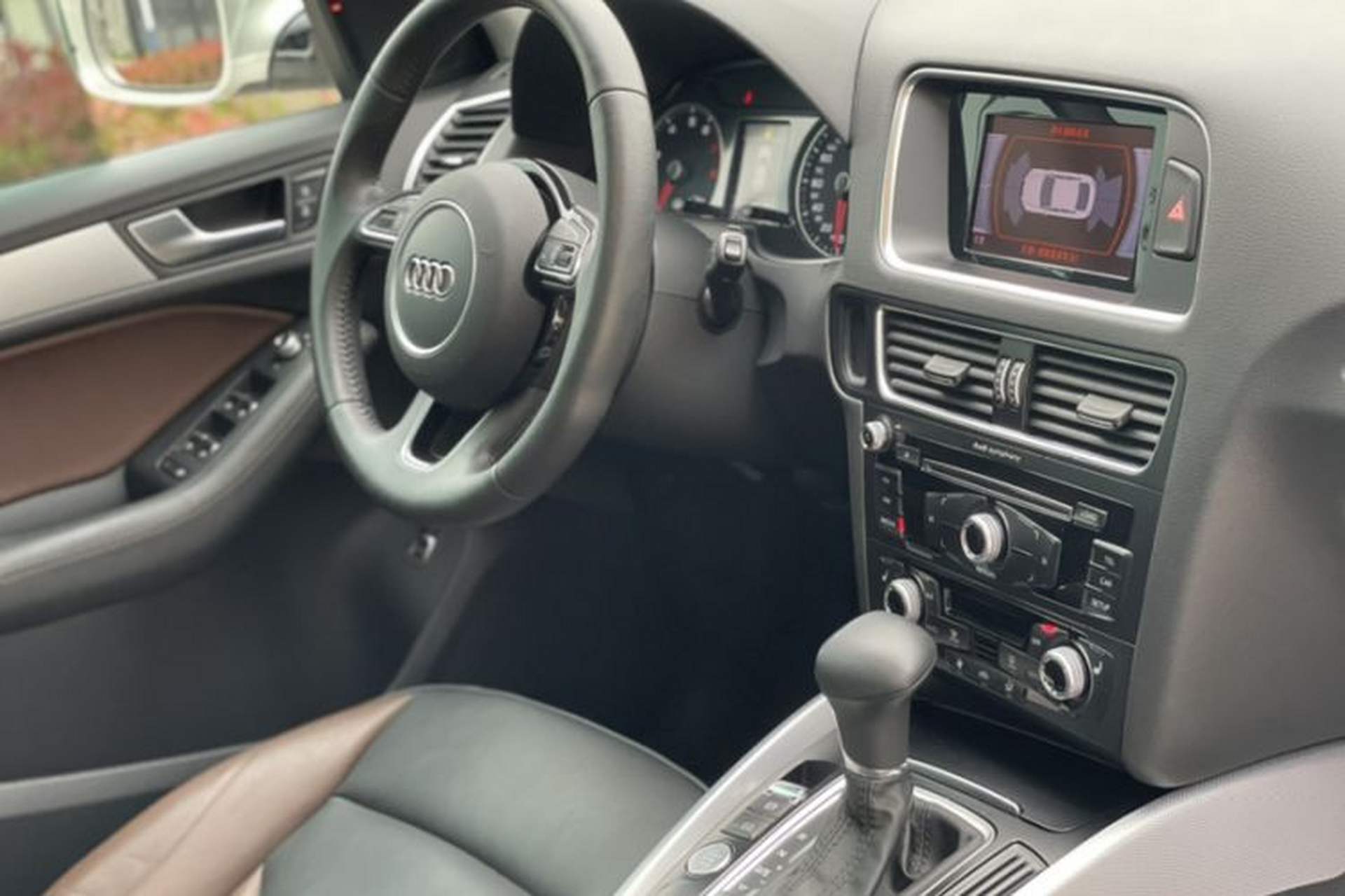Used Audi Q5 2017 Plus 40 TFSI Technology Model Interior 2