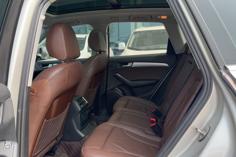 Used Audi Q5 2017 40 TFSI Technology Edition Interior 3