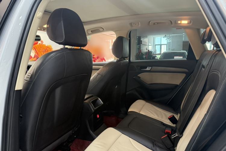 Used Audi Q5 2017 40 TFSI Ambition Edition Interior 3