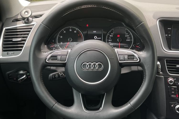 Used Audi Q5 2017 Plus 40 TFSI Technology Model Interior 9