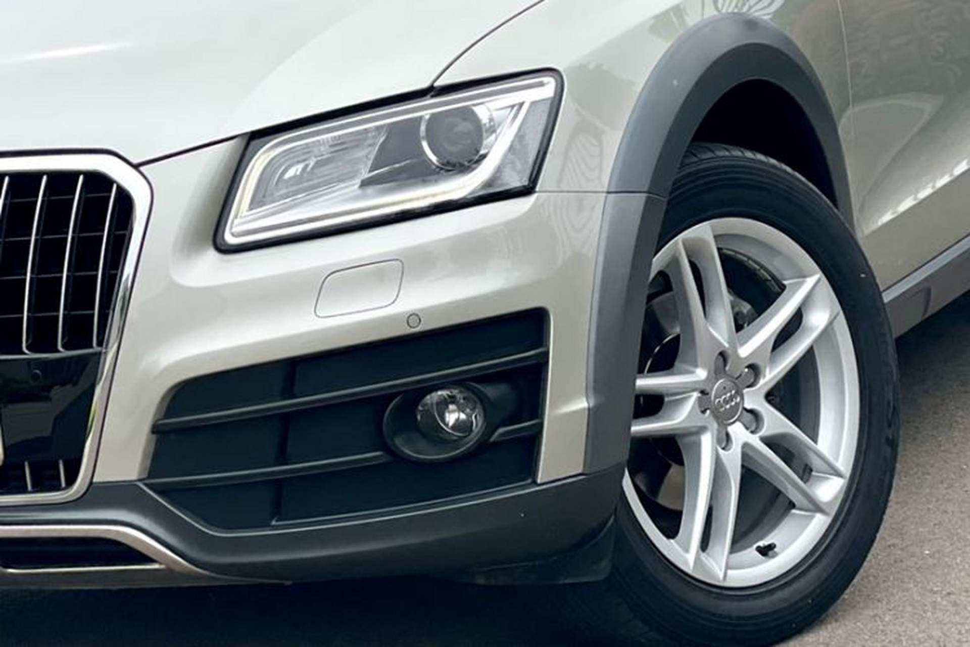 Used Audi Q5 2017 Plus 40 TFSI Technology Model Left Front Headlight