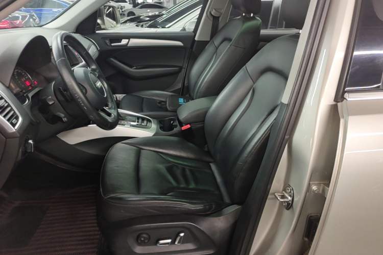 Used Audi Q5 2017 40 TFSI Technology Edition Left Front Seat