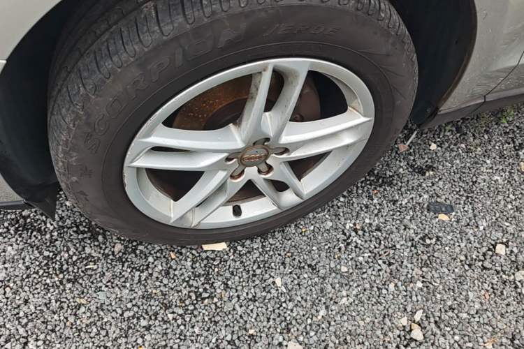 Used Audi Q5 2017 40 TFSI Technology Edition Left Front Wheel Hub