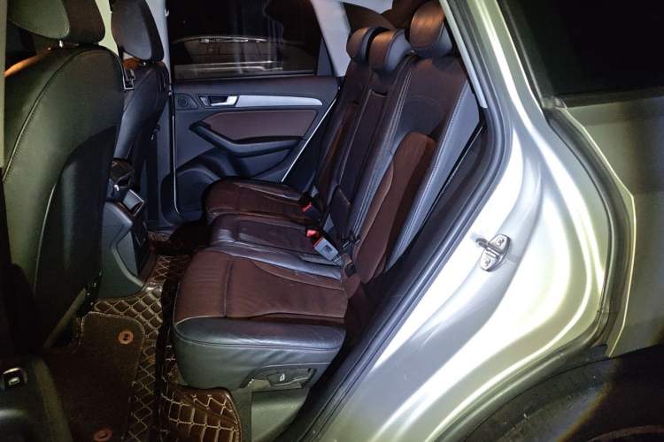 Used Audi Q5 2017 40 TFSI Ambition Edition Left Rear Seat