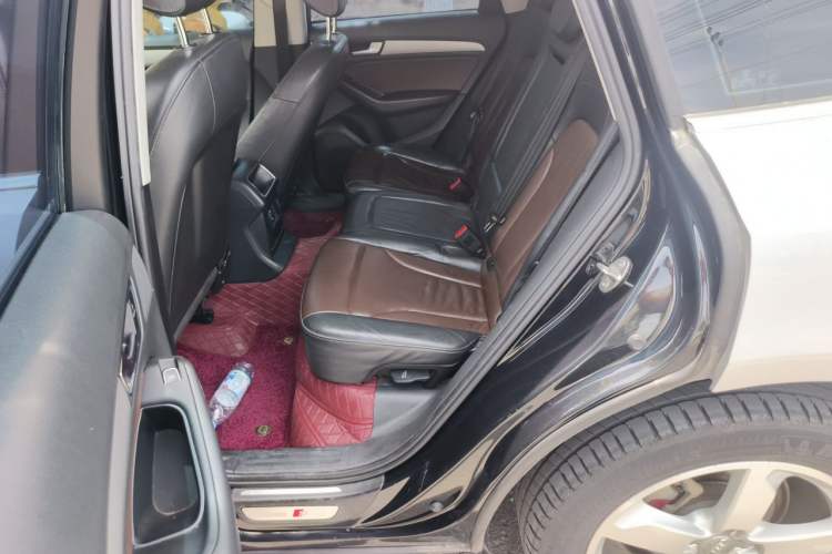 Used Audi Q5 2017 Plus 40 TFSI Ambition Model Left Rear Seat