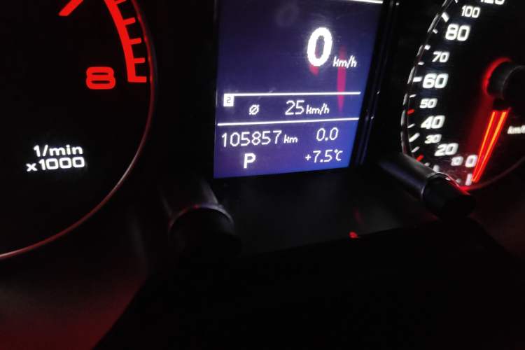 Used Audi Q5 2017 40 TFSI Ambition Edition Odometer Close Up