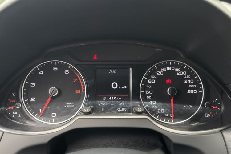 Used Audi Q5 2017 Plus 40 TFSI Technology Model Odometer Close Up