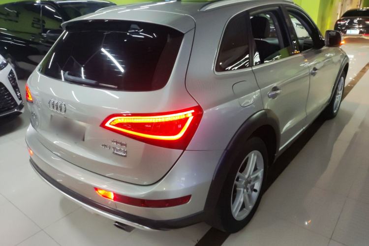 Used Audi Q5 2017 Plus 40 TFSI Technology Model Rear Right 45 Deg