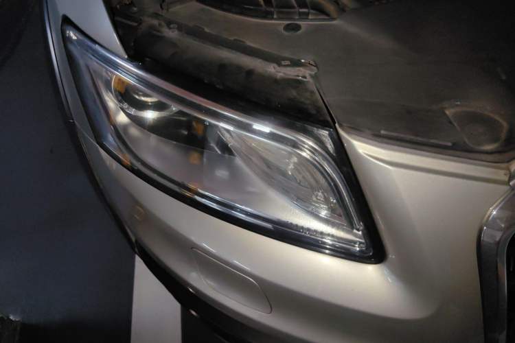 Used Audi Q5 2017 Plus 40 TFSI Technology Model Right Front Headlight