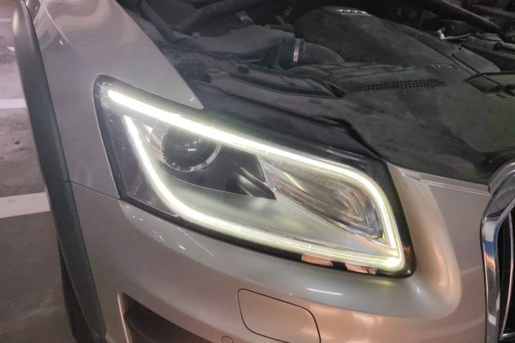 Used Audi Q5 2017 Plus 40 TFSI Technology Model Right Front Headlight